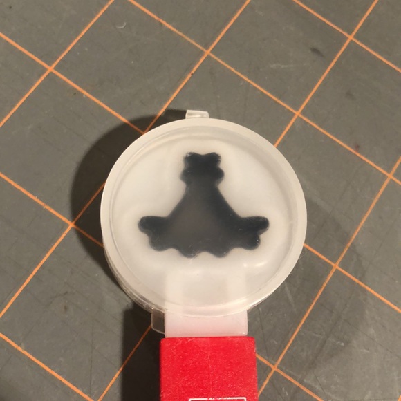 4. Sizzix paddle Punch Positionable Hand Punch die - Picture 4 of 15